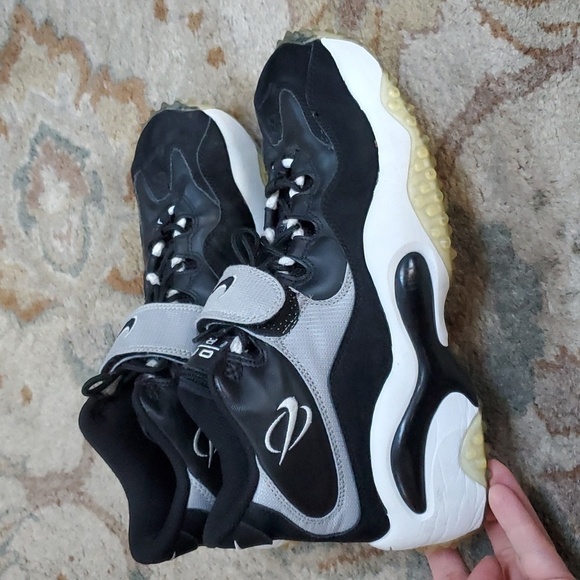 Nike Zoom Air Turf Barry Sanders shoe - Picture 3 of 9